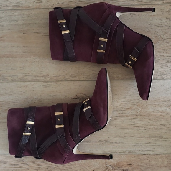 GUESS ankle bootie (boots). Like new! - Picture 6 of 12